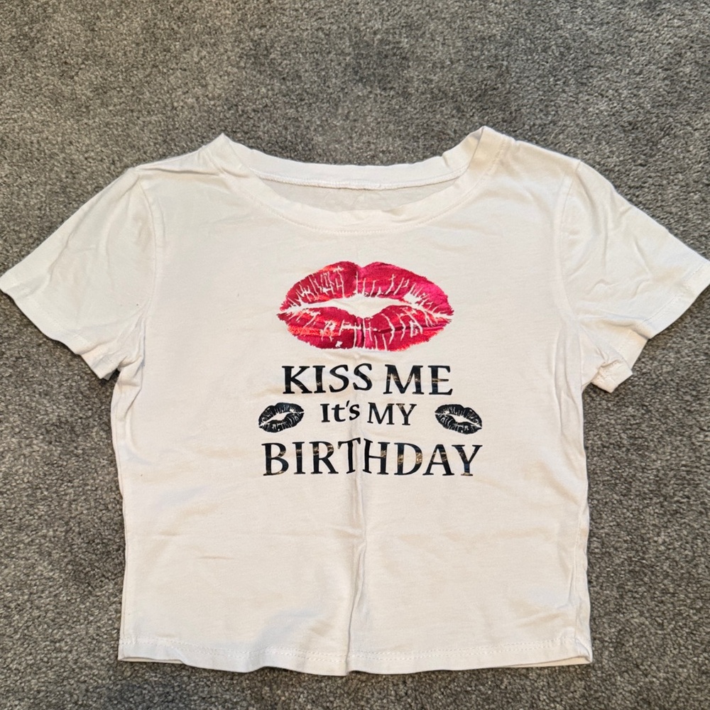 Kids White Graphic Tee with Red Lips Print